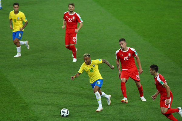 ২-০ গোলে এগিয়ে ব্রাজিল