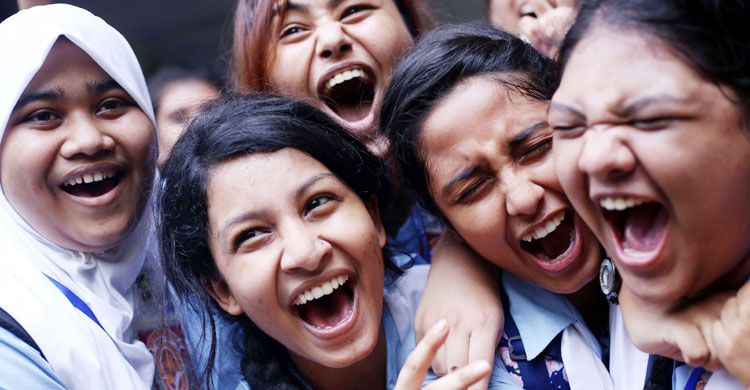 এবারও এগিয়ে মেয়েরা