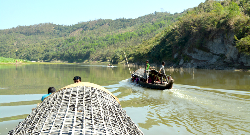 আকর্ষনীয় হয়ে উঠছে নৌপথে মাতামুহুরী ভ্রমণ