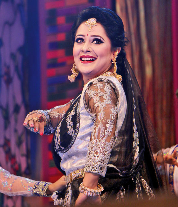 নির্ঝরের টানে অপি