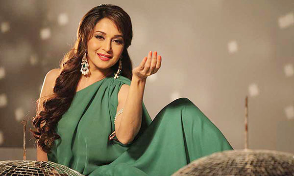 ঘনিষ্ঠ দৃশ্য করতে গিয়ে অস্বস্তিতে পড়েছিলেন মাধুরী