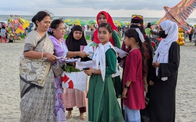 কক্সবাজার সৈকতে নারী নিরাপত্তায় জনসচেতনামূলক লিফলেট বিতরণ